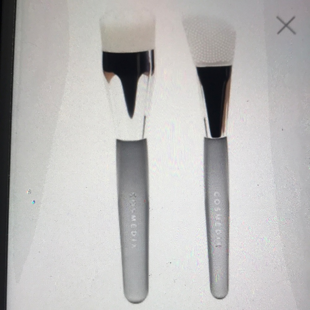 Cosmedix skincare brush set